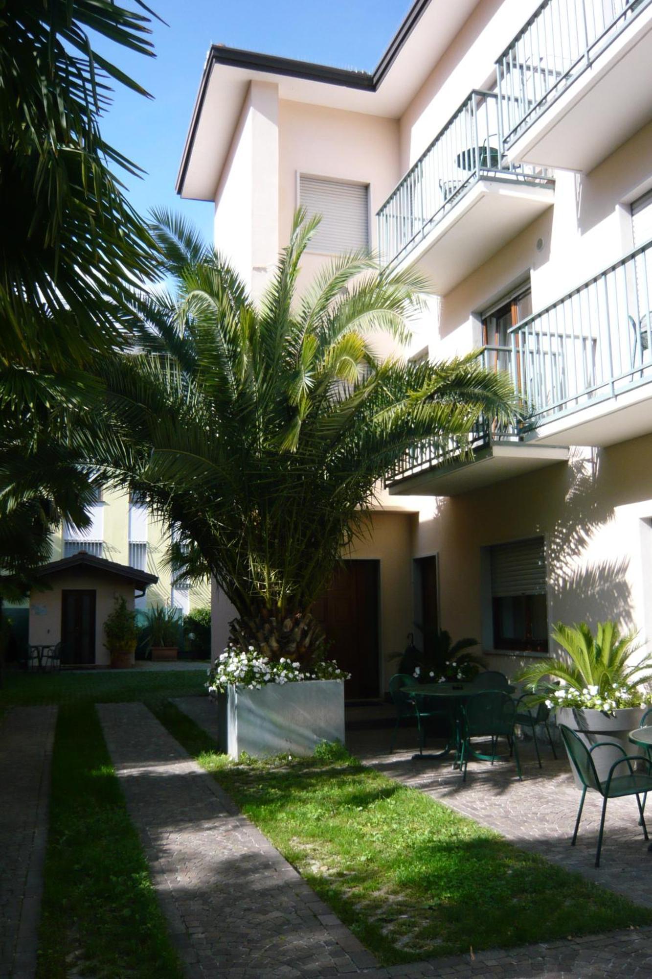 Villa Phoenix - Lake Apartments Riva del Garda Exteriér fotografie