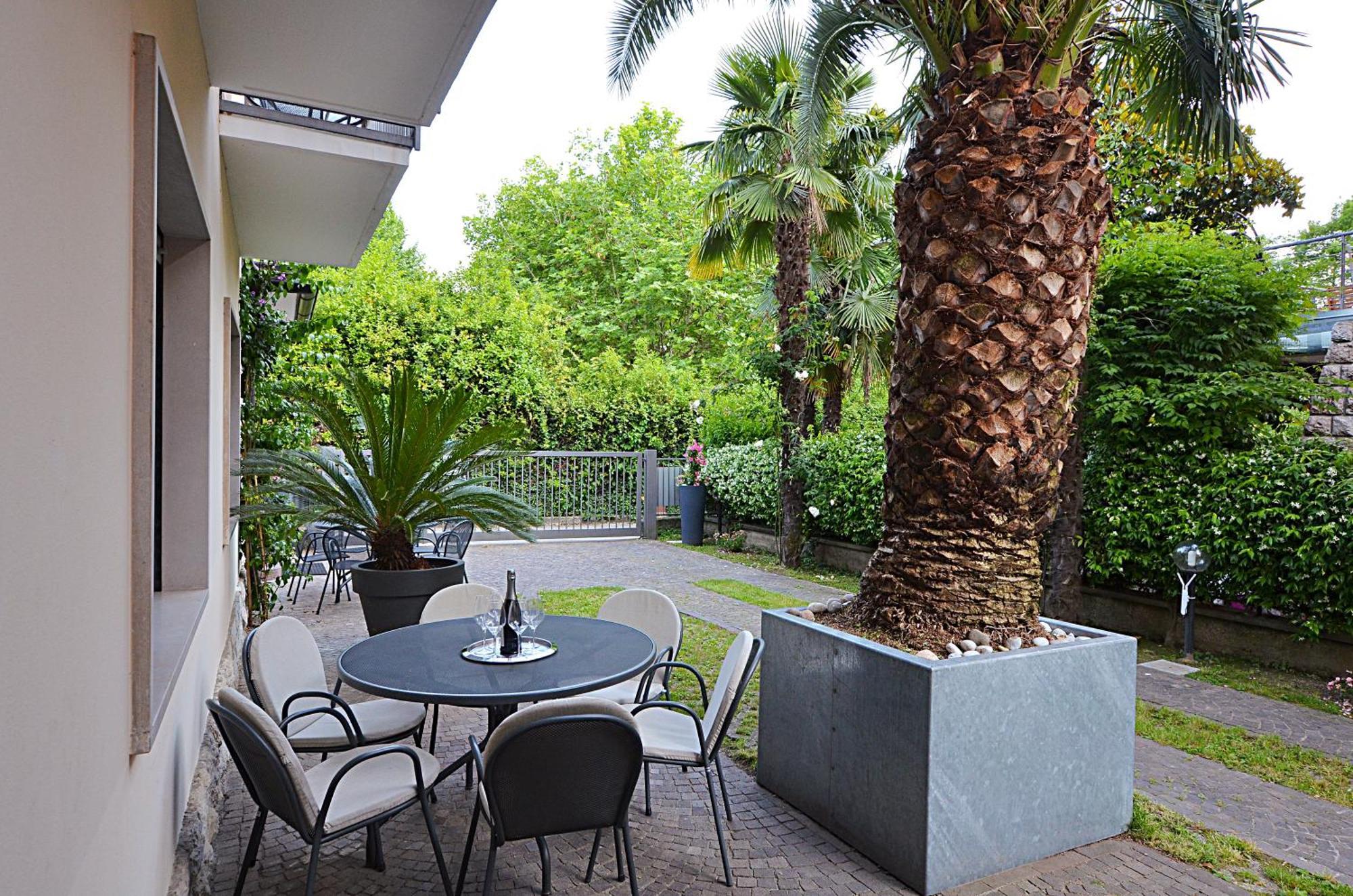 Villa Phoenix - Lake Apartments Riva del Garda Exteriér fotografie