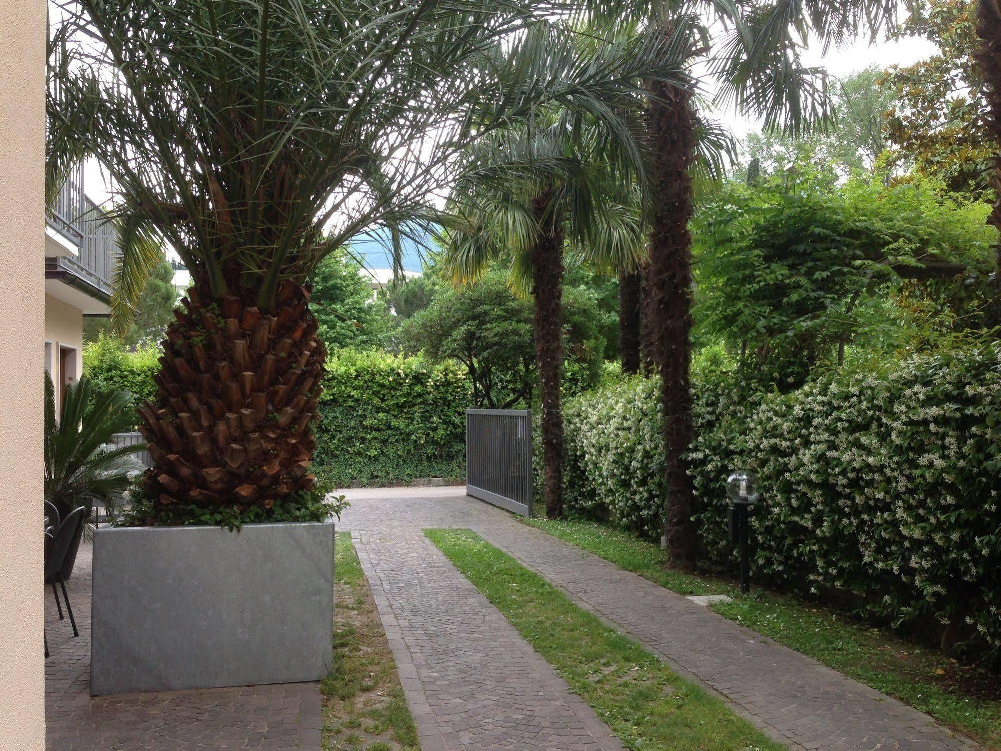Villa Phoenix - Lake Apartments Riva del Garda Exteriér fotografie
